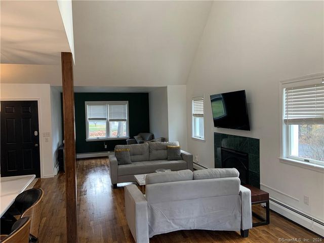 9 Beech Street, Farmington, CT 06032