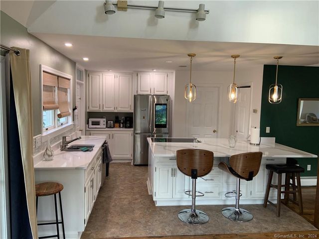 9 Beech Street, Farmington, CT 06032