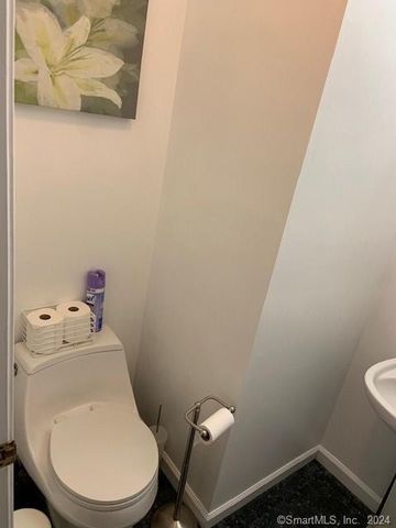 9 Beech Street, Farmington, CT 06032