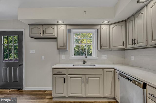 921 GETTY ST, Duryea, PA 18642