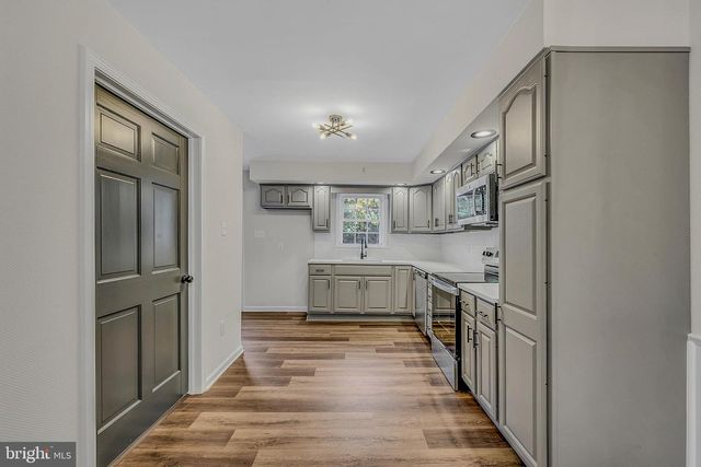 921 GETTY ST, Duryea, PA 18642