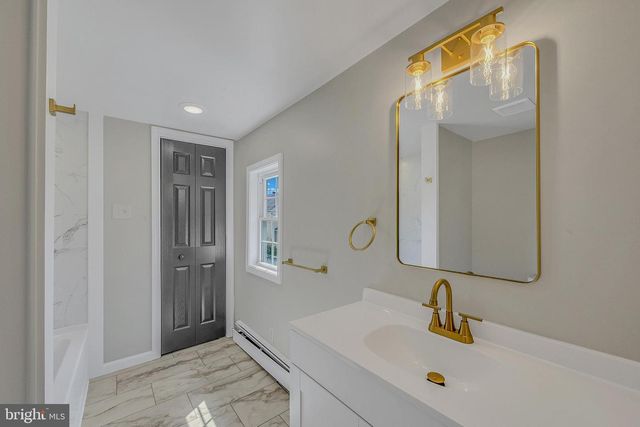 921 GETTY ST, Duryea, PA 18642