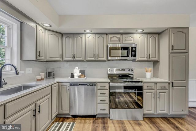 921 GETTY ST, Duryea, PA 18642