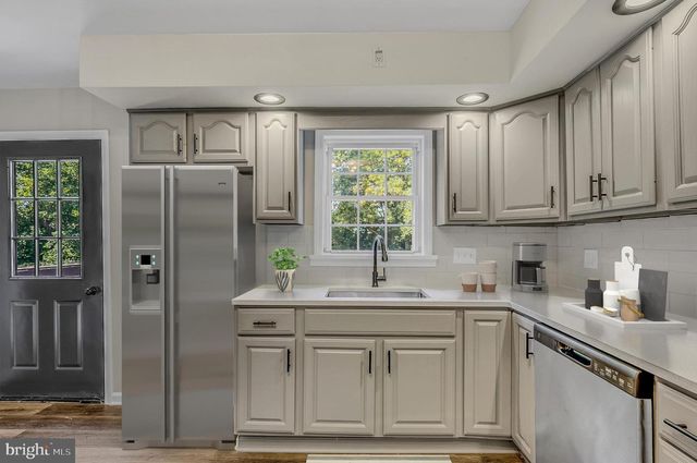 921 GETTY ST, Duryea, PA 18642