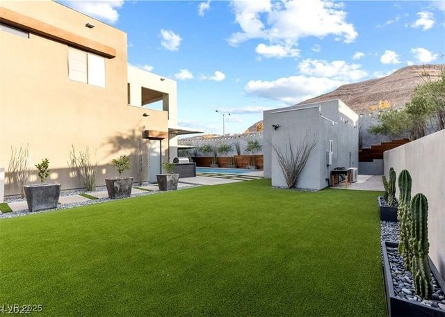 10337 Green Ember Drive, Las Vegas, NV 89135