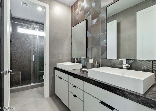 10337 Green Ember Drive, Las Vegas, NV 89135