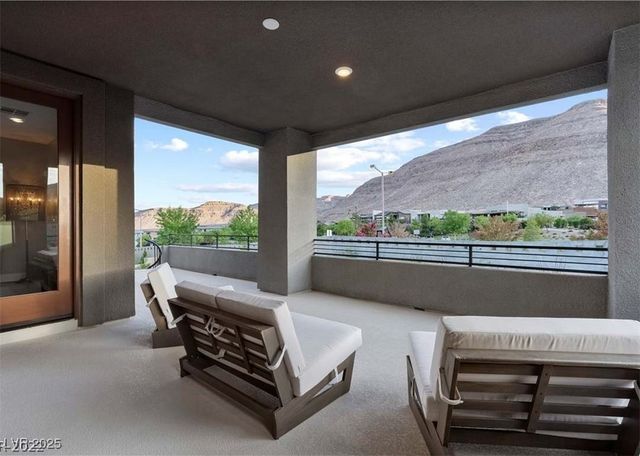 10337 Green Ember Drive, Las Vegas, NV 89135