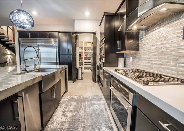 10337 Green Ember Drive, Las Vegas, NV 89135