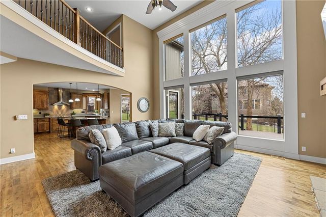 19013 W 98th Terrace, Lenexa, KS 66220