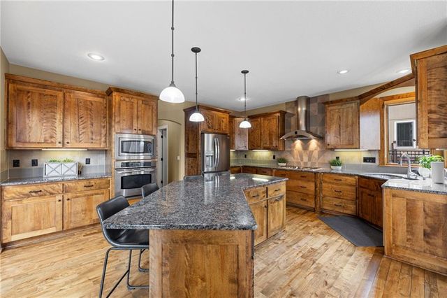 19013 W 98th Terrace, Lenexa, KS 66220