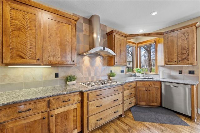 19013 W 98th Terrace, Lenexa, KS 66220