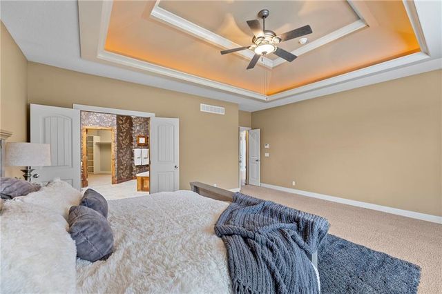 19013 W 98th Terrace, Lenexa, KS 66220