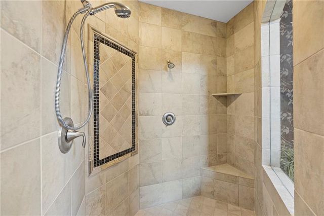 19013 W 98th Terrace, Lenexa, KS 66220