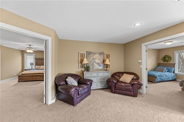 19013 W 98th Terrace, Lenexa, KS 66220