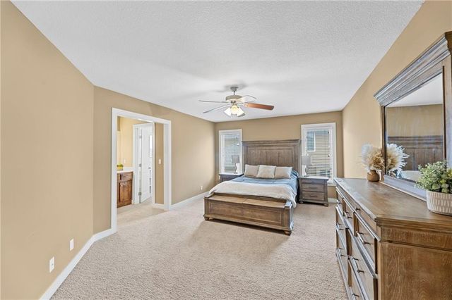 19013 W 98th Terrace, Lenexa, KS 66220