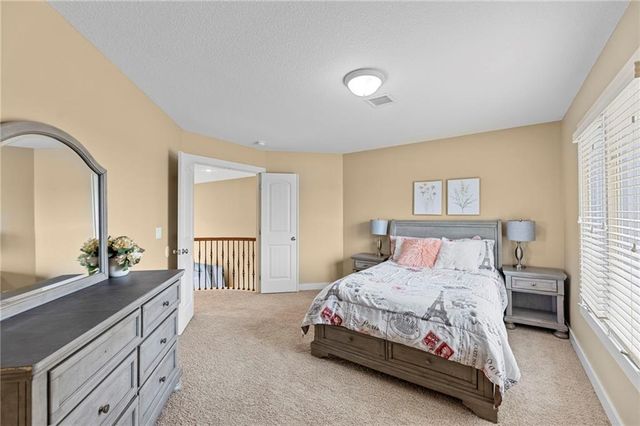 19013 W 98th Terrace, Lenexa, KS 66220