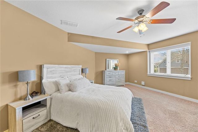 19013 W 98th Terrace, Lenexa, KS 66220