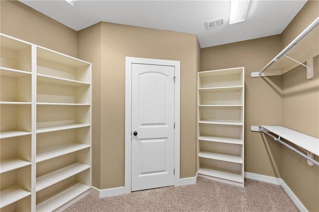 19013 W 98th Terrace, Lenexa, KS 66220