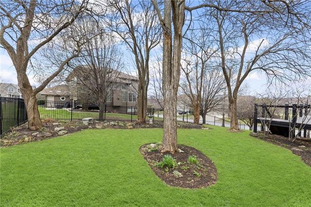 19013 W 98th Terrace, Lenexa, KS 66220