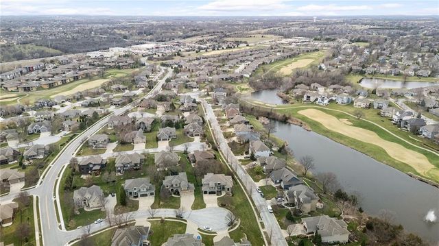 19013 W 98th Terrace, Lenexa, KS 66220