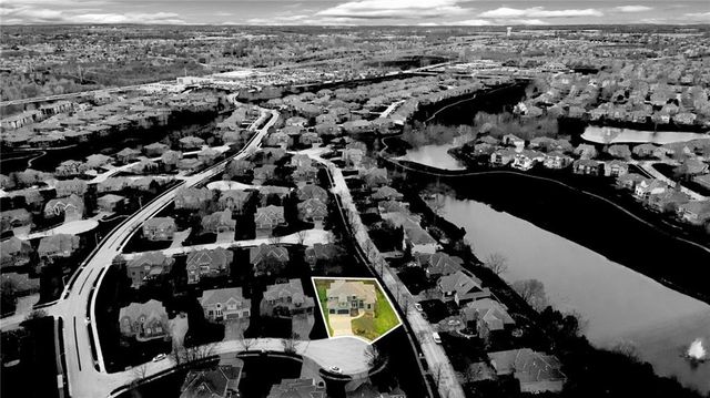 19013 W 98th Terrace, Lenexa, KS 66220