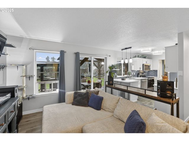 58939 ALEXANDRA Ln, St Helens, OR 97051