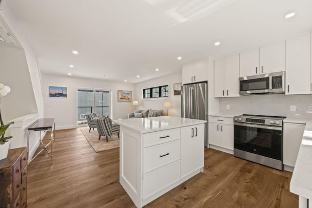 50 Nelson Avenue 6, Provincetown, MA 02657