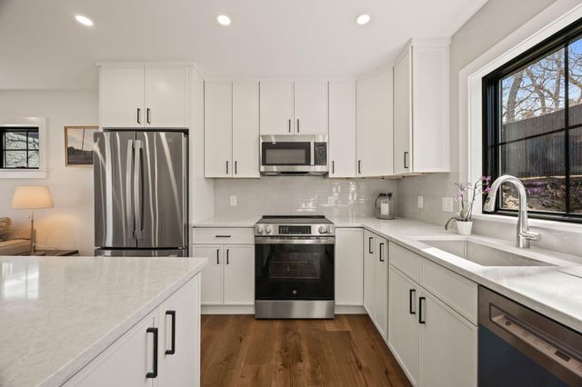 50 Nelson Avenue 6, Provincetown, MA 02657