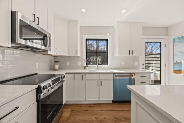 50 Nelson Avenue 6, Provincetown, MA 02657