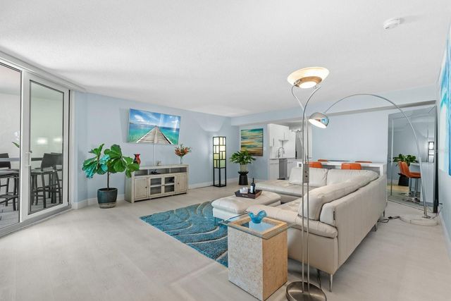 4822 OCEAN BOULEVARD 10E, Sarasota, FL 34242