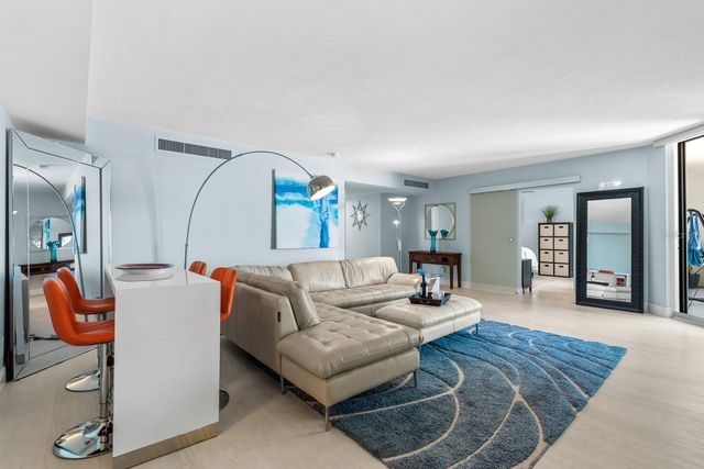 4822 OCEAN BOULEVARD 10E, Sarasota, FL 34242