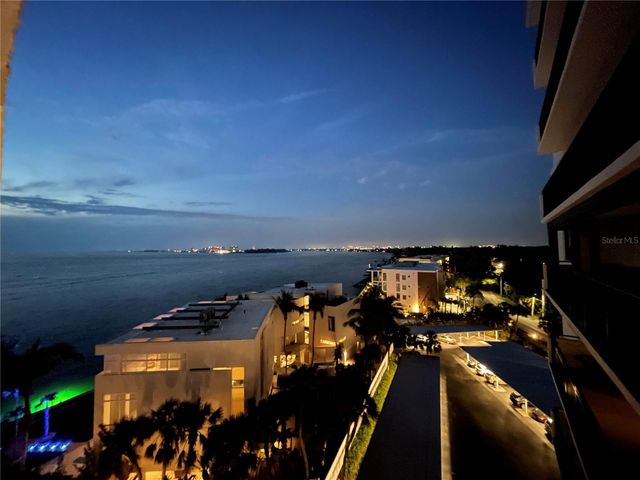 4822 OCEAN BOULEVARD 10E, Sarasota, FL 34242