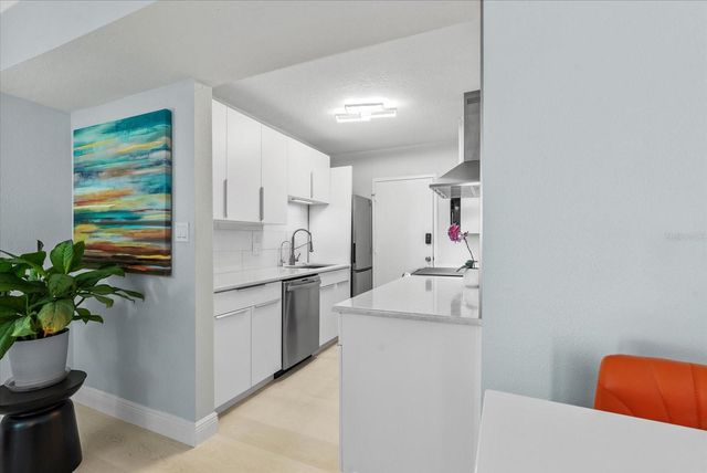 4822 OCEAN BOULEVARD 10E, Sarasota, FL 34242