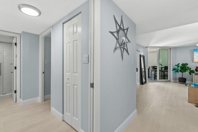 4822 OCEAN BOULEVARD 10E, Sarasota, FL 34242