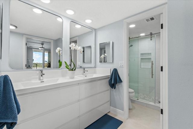 4822 OCEAN BOULEVARD 10E, Sarasota, FL 34242