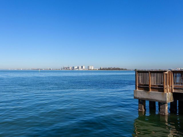 4822 OCEAN BOULEVARD 10E, Sarasota, FL 34242