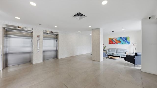 4822 OCEAN BOULEVARD 10E, Sarasota, FL 34242