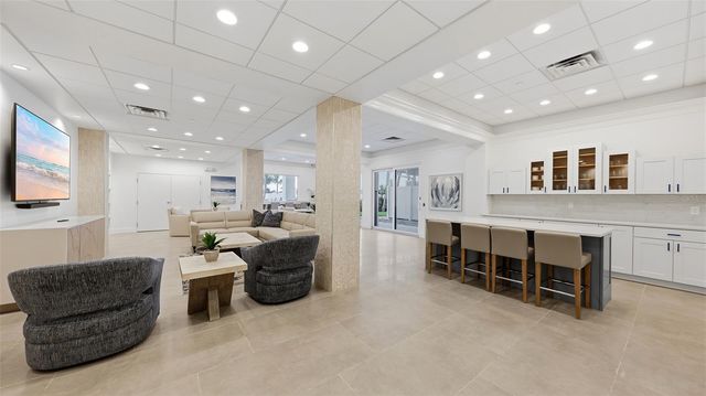 4822 OCEAN BOULEVARD 10E, Sarasota, FL 34242