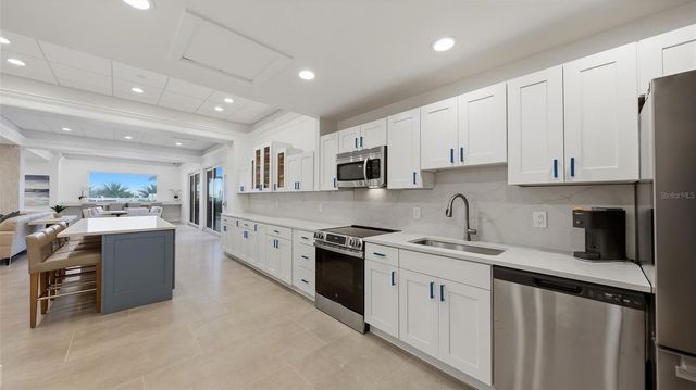 4822 OCEAN BOULEVARD 10E, Sarasota, FL 34242