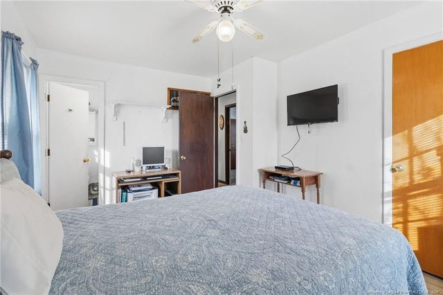 6086 Lexington Drive, Hope Mills, NC 28348