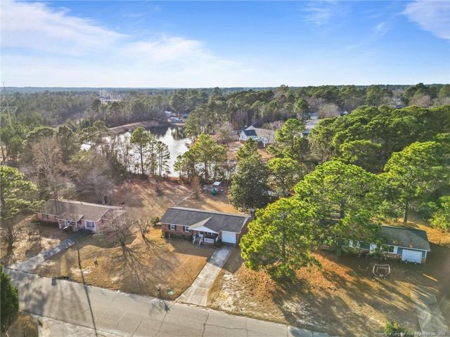 6086 Lexington Drive, Hope Mills, NC 28348