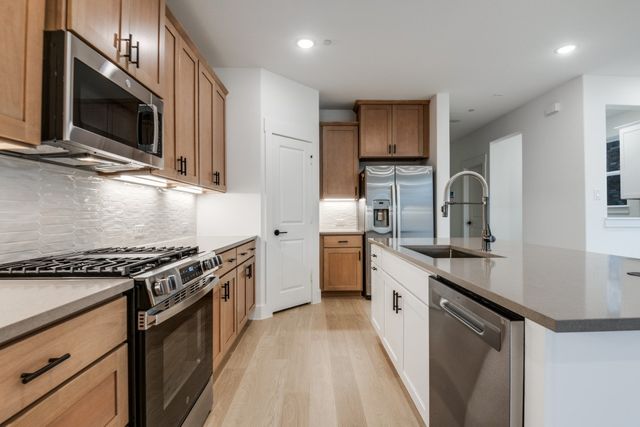 1813 Summer Aura, Mesquite, TX 75181