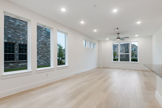 1813 Summer Aura, Mesquite, TX 75181