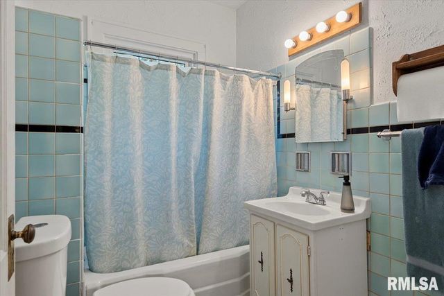 1711 S 5TH Street, Springfield, IL 62703