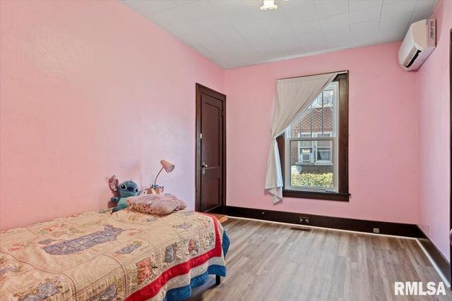 1711 S 5TH Street, Springfield, IL 62703