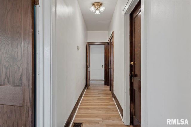 1711 S 5TH Street, Springfield, IL 62703