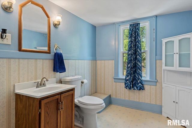 1711 S 5TH Street, Springfield, IL 62703