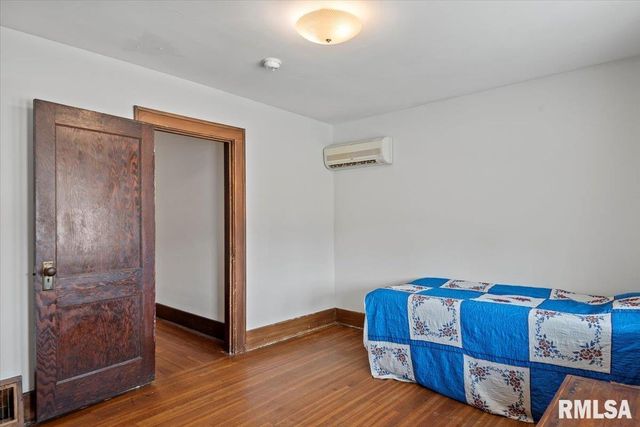 1711 S 5TH Street, Springfield, IL 62703