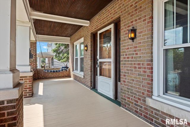 1711 S 5TH Street, Springfield, IL 62703