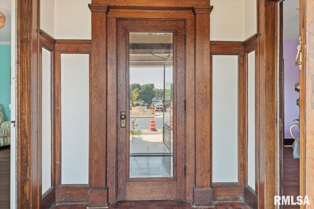 1711 S 5TH Street, Springfield, IL 62703